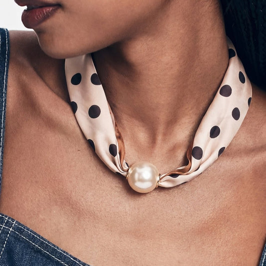 Collier Foulard — Rétro Chic